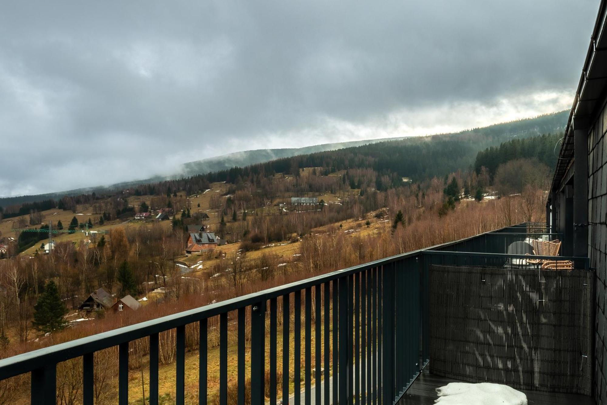 Rentplanet - Apartamenty Izerski Resort Świeradów-Zdrój エクステリア 写真